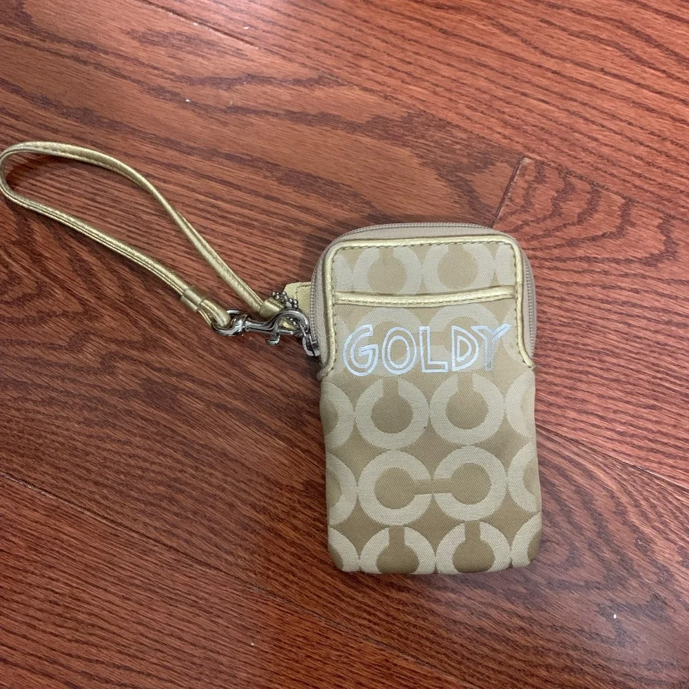 COACH Poppy Goldy Universal Case 3.5”L x 5.5”H. - Picture 4 of 8